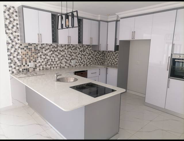 4 BEDROOM HOUSE FOR SALE IN BENDOR